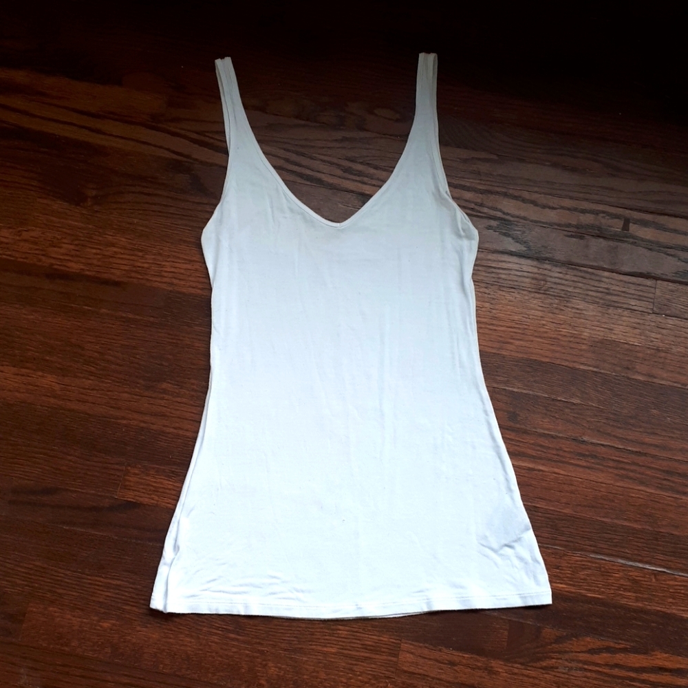 👽3/$25👽 Old Navy tank in white